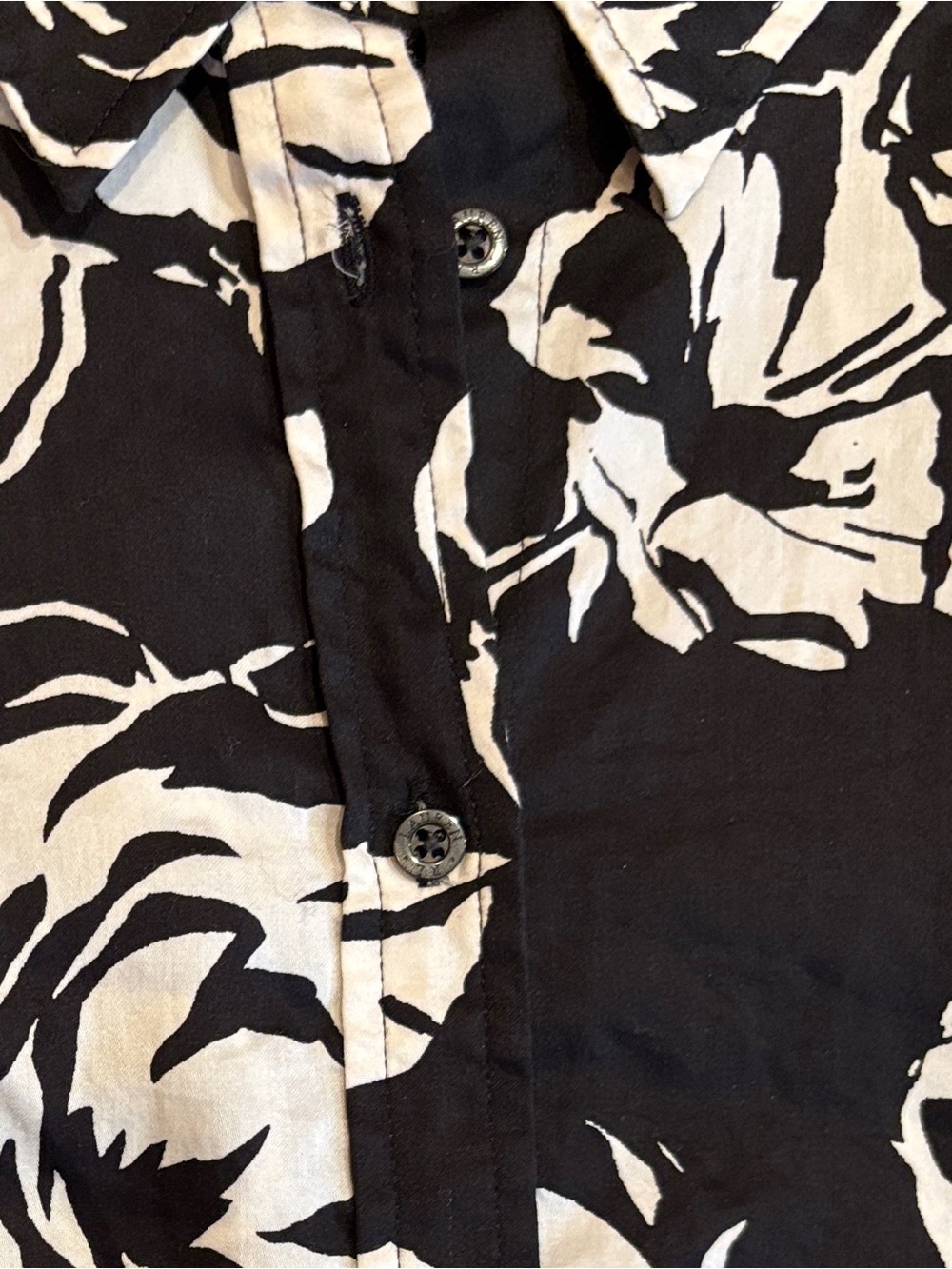 Lauren Ralph Lauren Black and White Floral Rose Button-Down Shirt 100% Cotton - Picture 3 of 11